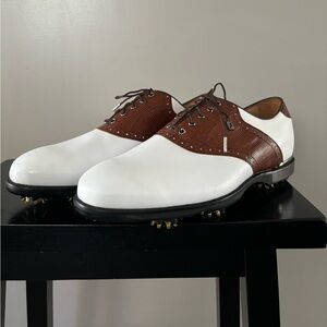 NWOT men’s Footjoy icon golf shoes. Size 11